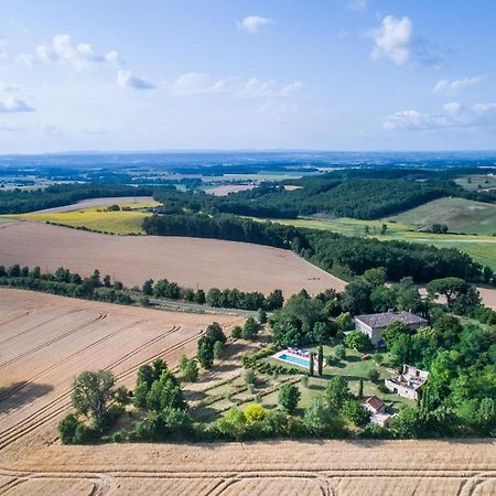 Au Mas Des Calmettes Bed & Breakfast Parisot  Екстериор снимка