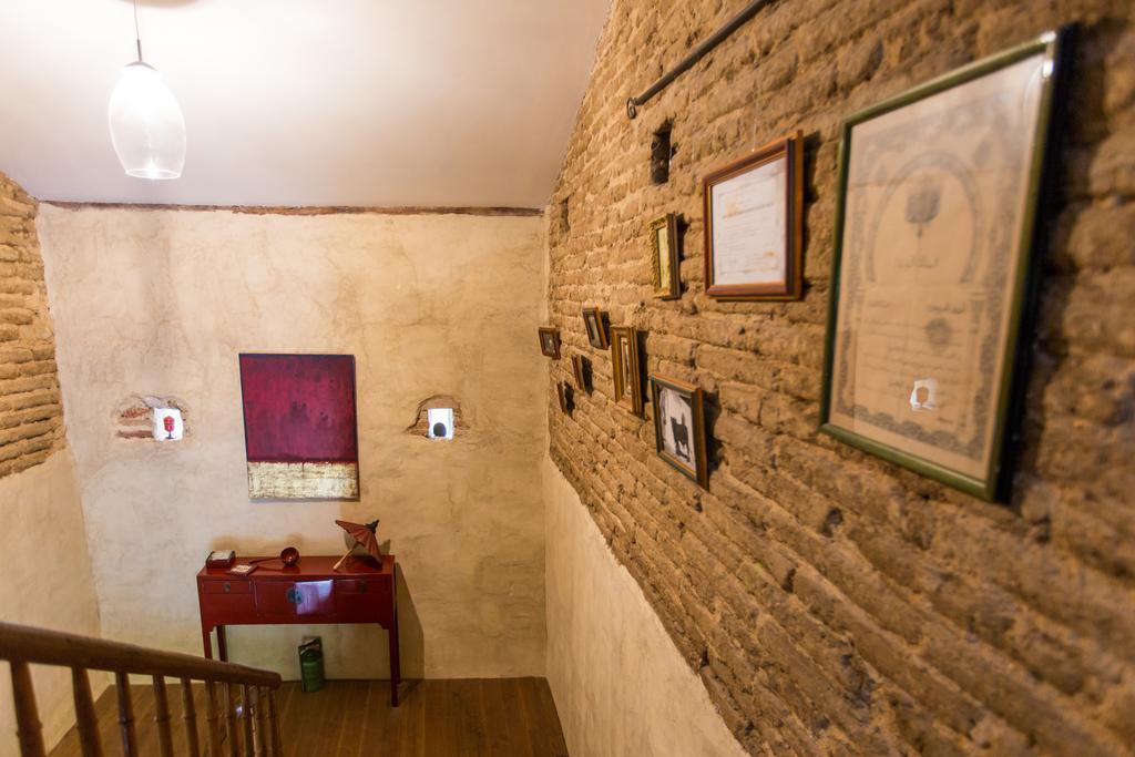 Au Mas Des Calmettes Bed & Breakfast Parisot  Екстериор снимка