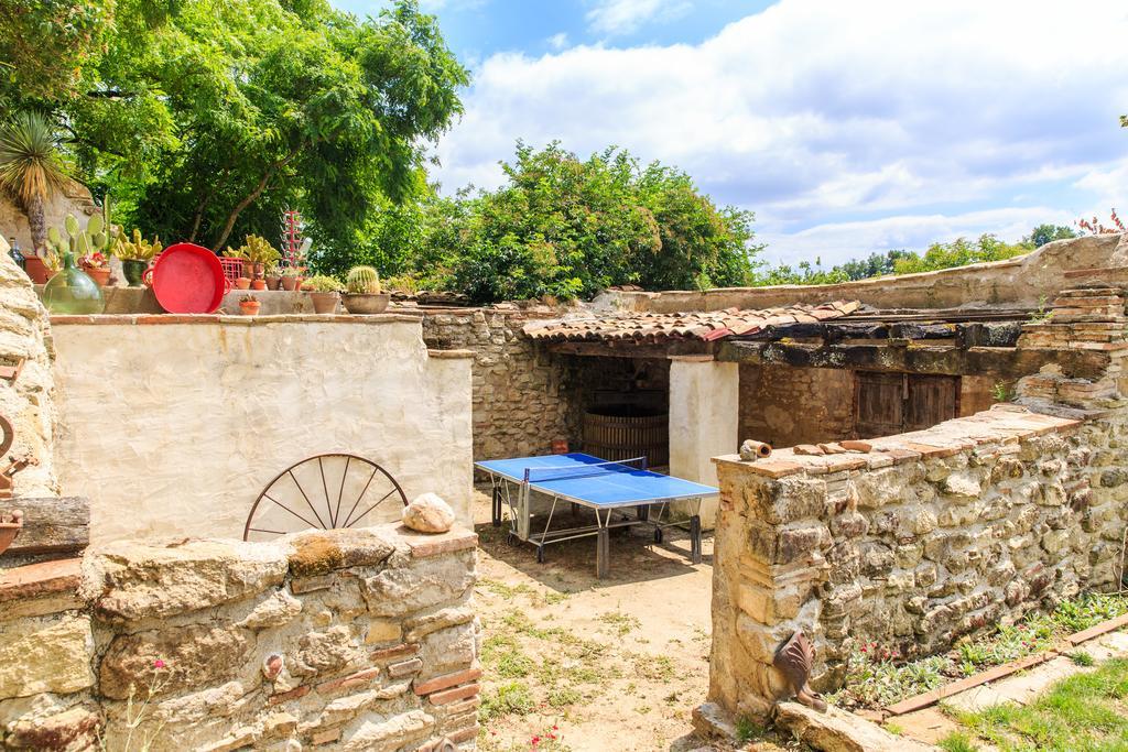 Au Mas Des Calmettes Bed & Breakfast Parisot  Екстериор снимка